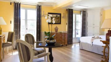 Premium bedding, pillow-top beds, minibar, in-room safe