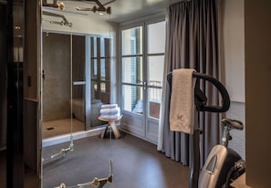 Suite Exception | Premium bedding, pillowtop beds, minibar, in-room safe - Hôtel et Spa du Castellet (Le Castellet)