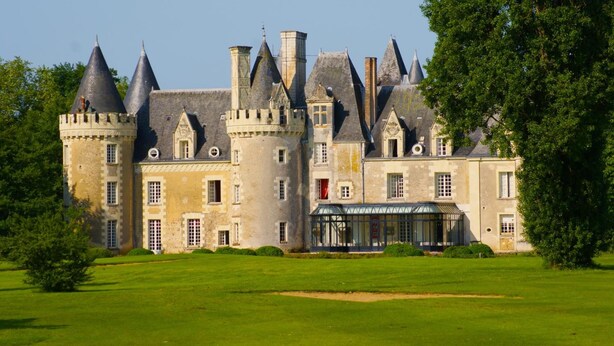 Unclassified image, 1 of 57, button - Château des Sept Tours (Courcelles-de-Touraine)