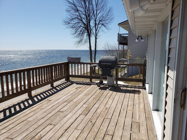 Deluxe Lake Side Condo, Private Patio