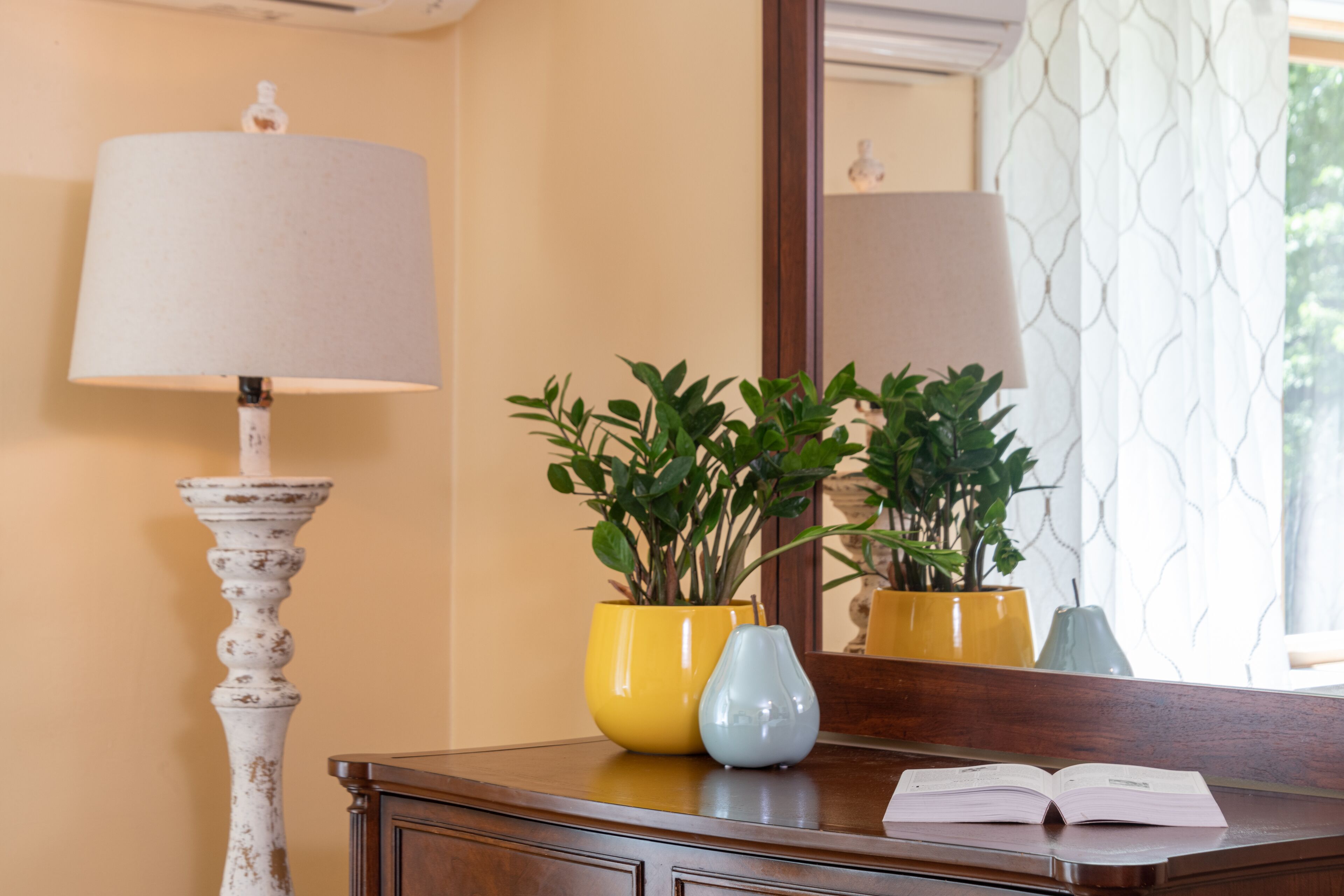 1 bedroom, individually decorated, individually furnished