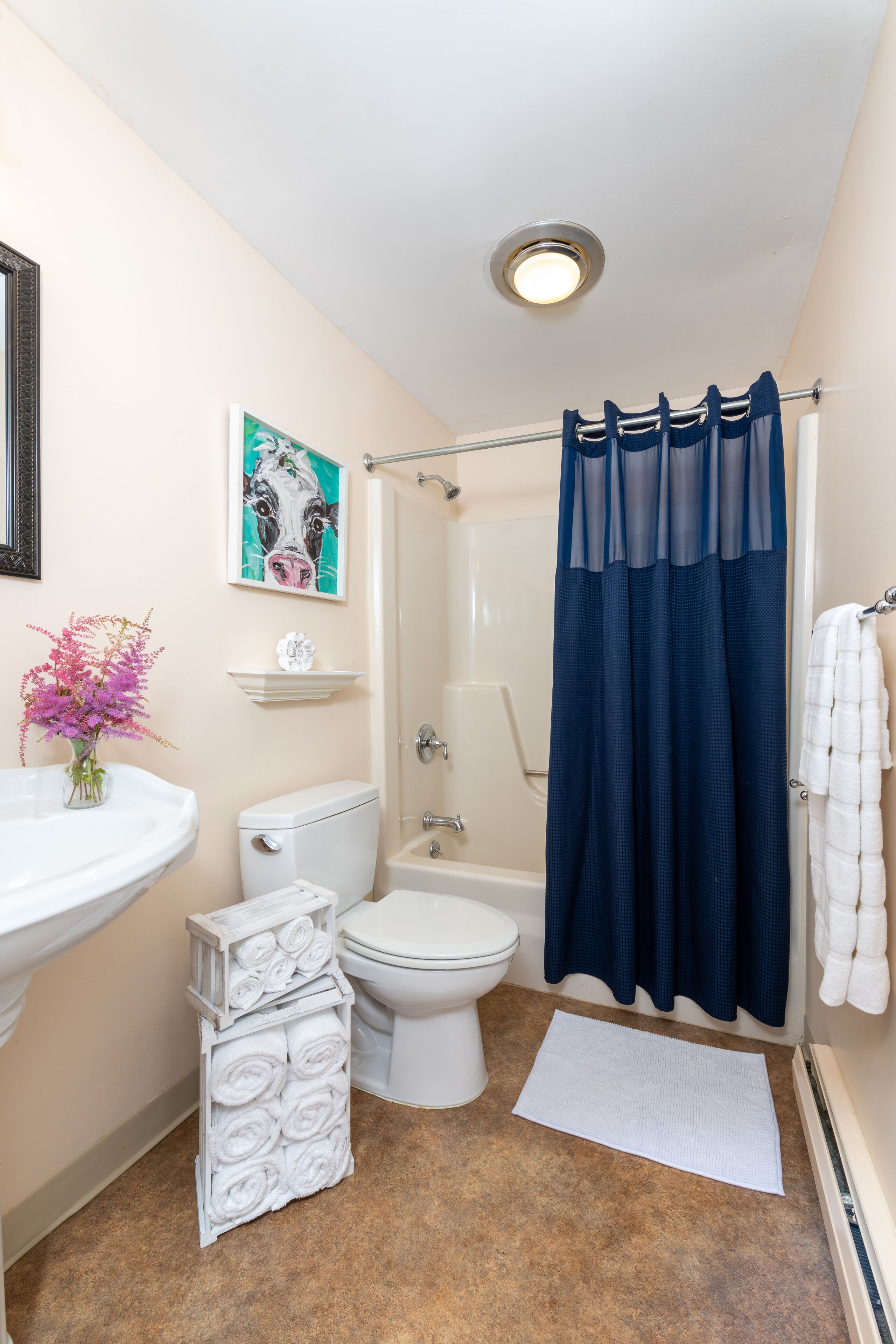premium-1 king | bathroom | free toiletries, hair dryer, towels