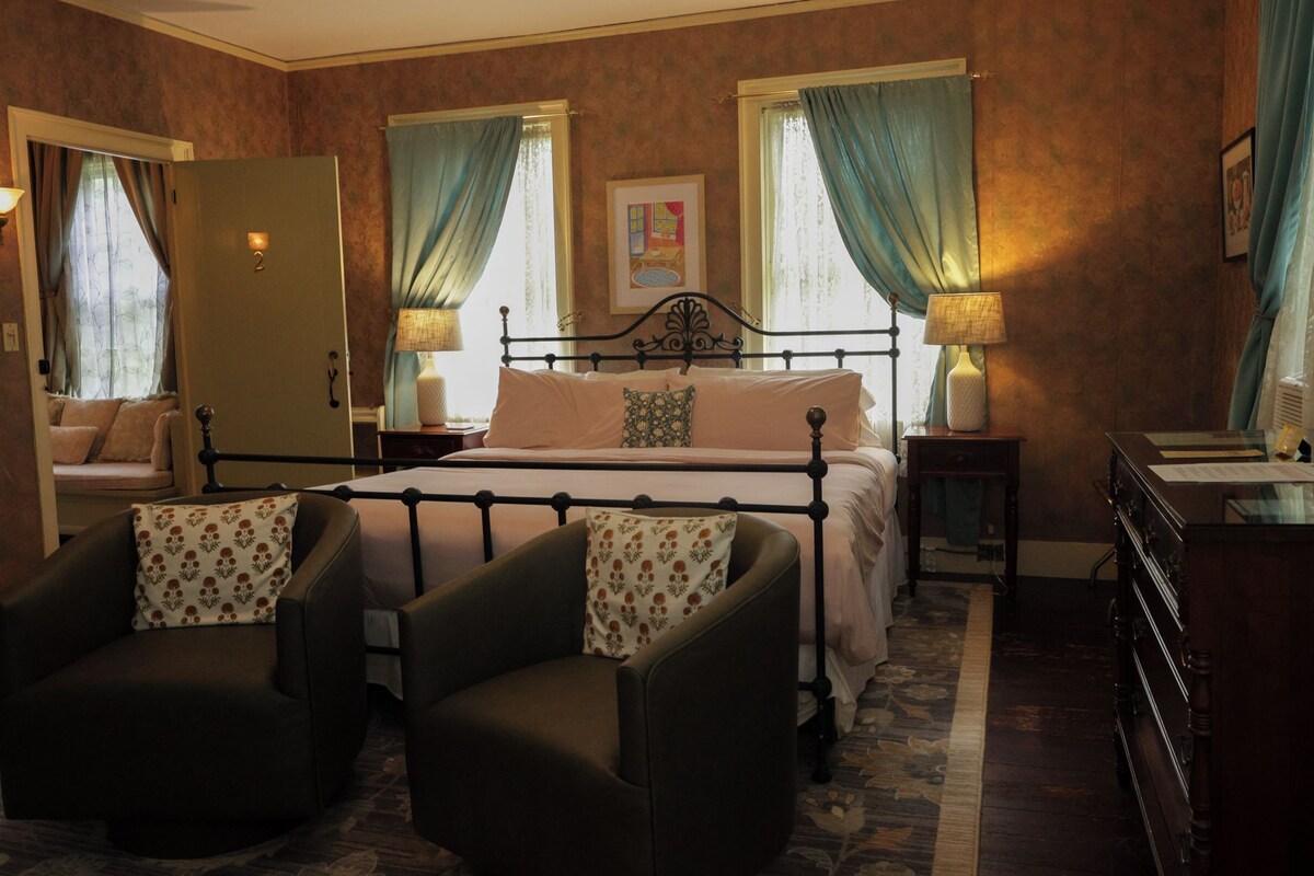 Chambre Deluxe, 1 très grand lit | Literie de qualité, accès au Wi-Fi (inclus), décor unique