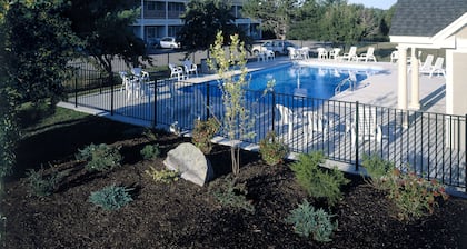 Belfast Harbor Inn