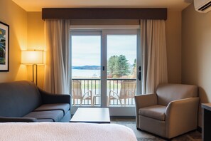 Bureau, espace de travail pour ordinateur portable, rideaux occultants