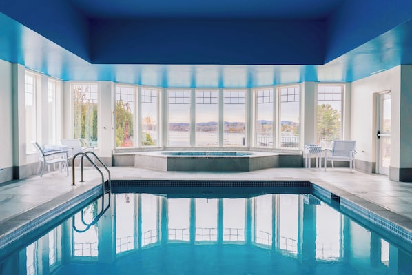 Piscine couverte, piscine extérieure (ouverte en saison)