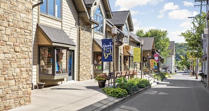 Artists Colony Inn & Restaurant