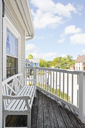 Grand Room, 1 Queen Bed with Twin Bed, Balcony | Balcony