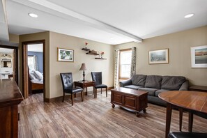 Premium Suite, 2 Queen Beds | Living area