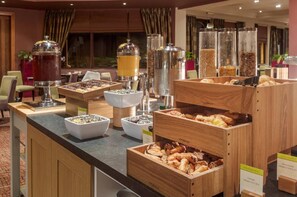 Daily buffet breakfast (GBP 12.75 per person)
