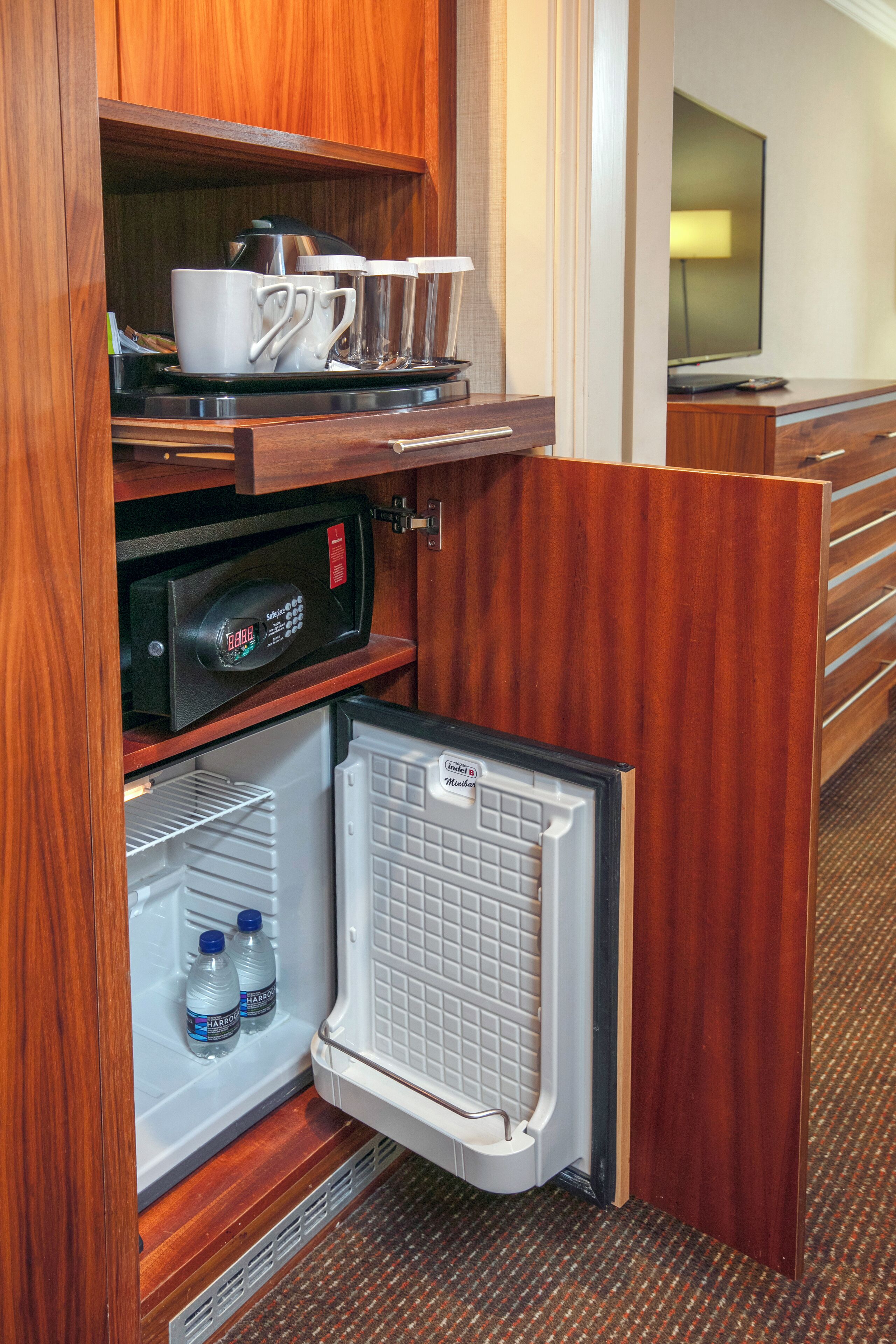 1 bedroom, in-room safe, desk, soundproofing