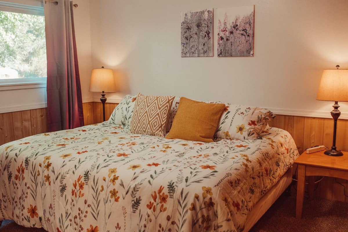 Standard Suite, 1 Bedroom, Partial Ocean View