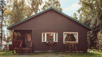 Family Cabin | Front of property