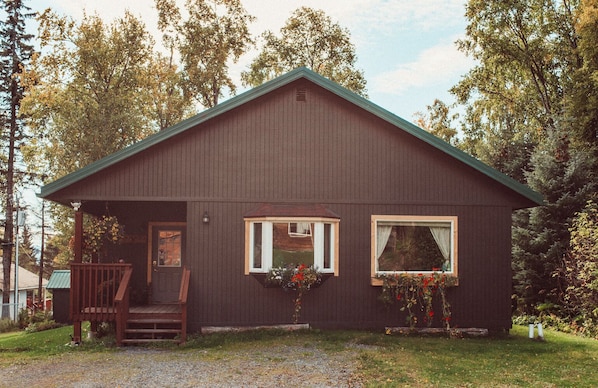 Family Cabin | Front of property