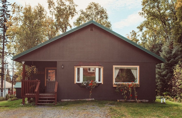 Family Cabin | Front of property