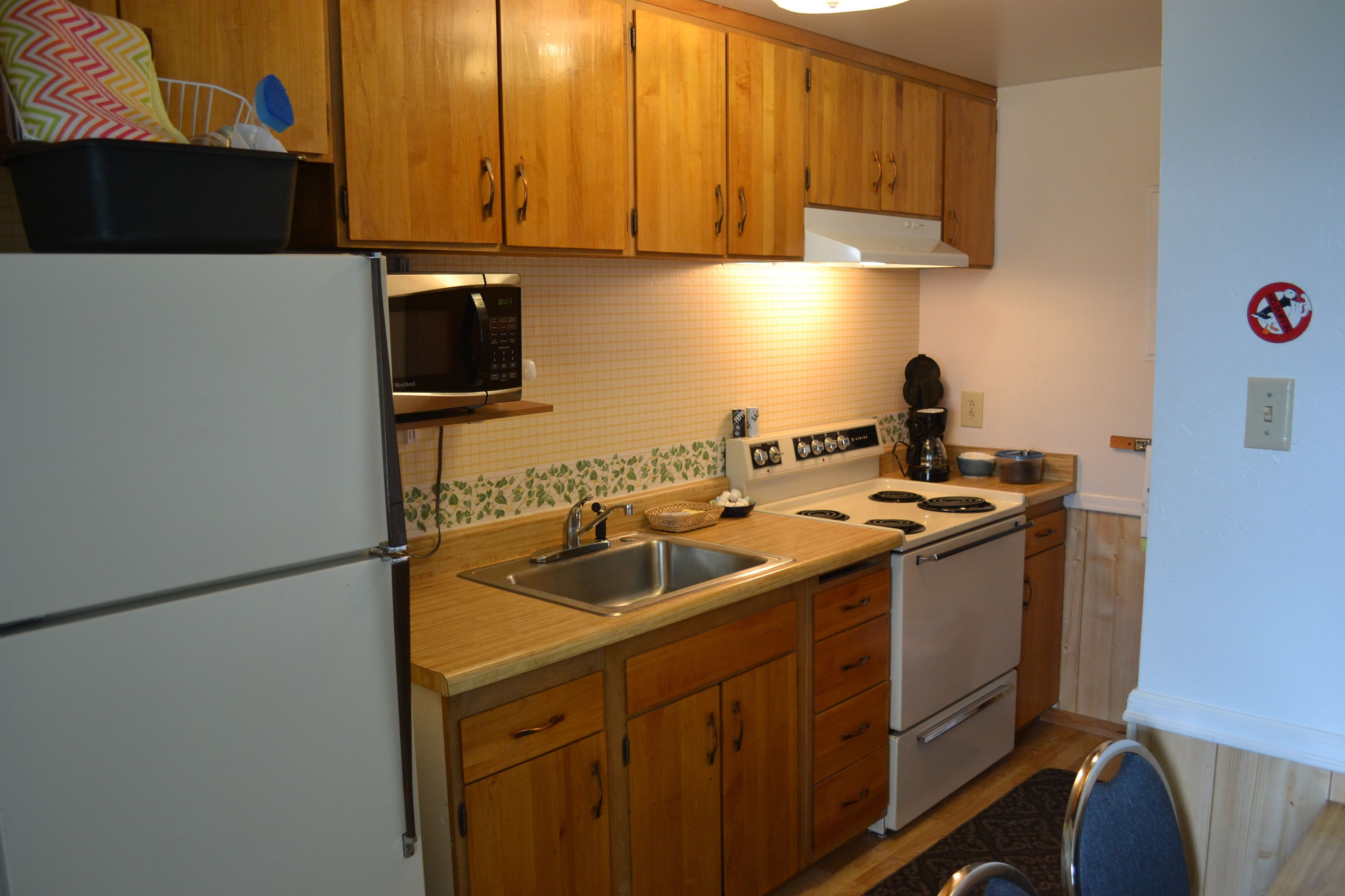 standard suite, 1 bedroom, partial ocean view | in-room dining