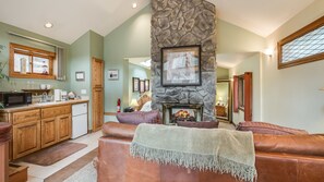 Room (Colorado Sun Suite, Room in the Meadow-Cabin) | 1 bedroom, premium bedding, down duvets, individually decorated - Meadow Creek Mountain Lodge and Event Center (Pine)