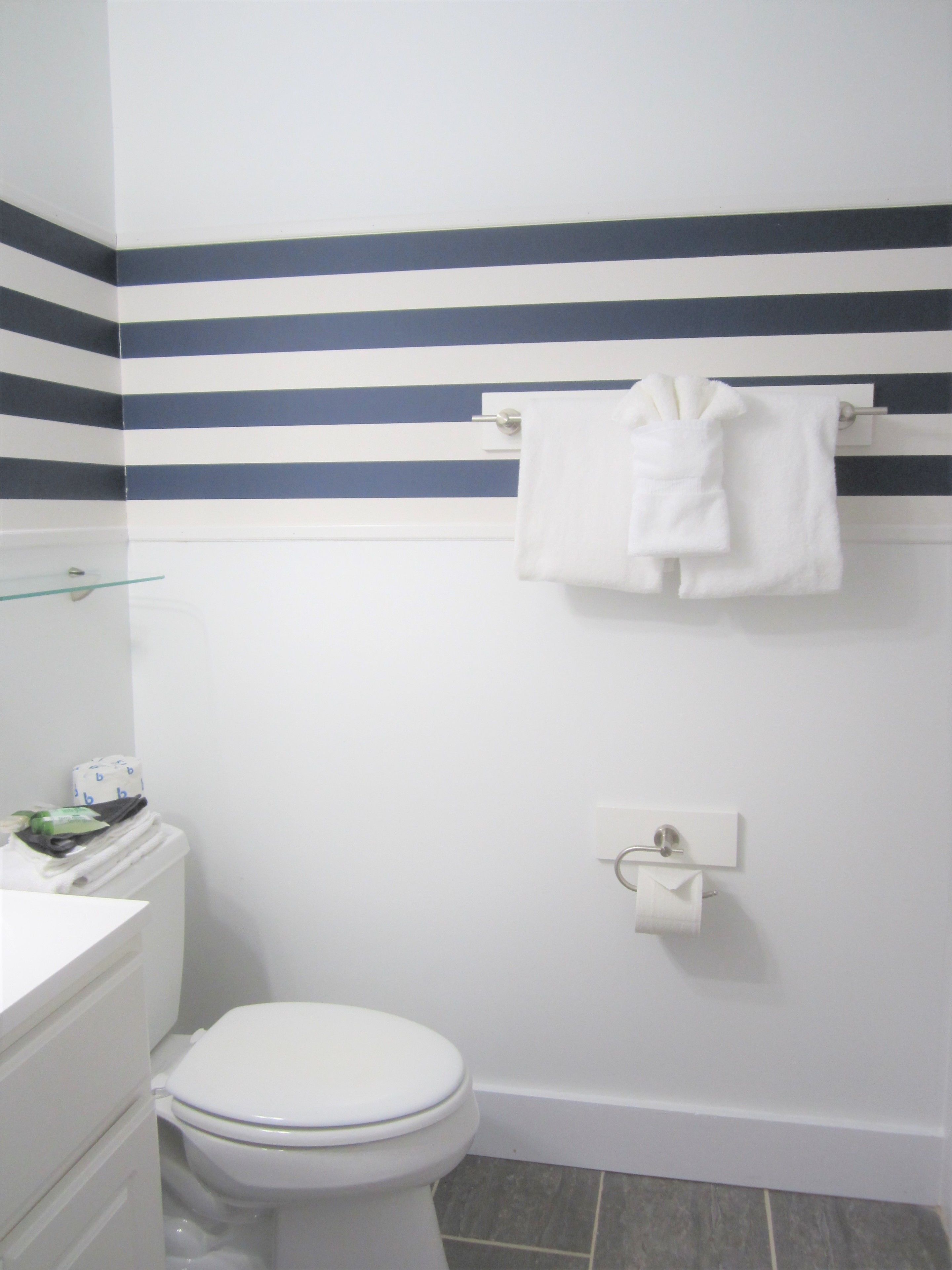 premier suite, 2 bedrooms | bathroom | free toiletries, hair dryer, towels, shampoo