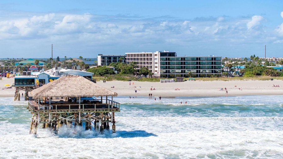 La Quinta Inn & Suites by Wyndham Cocoa Beach Oceanfront