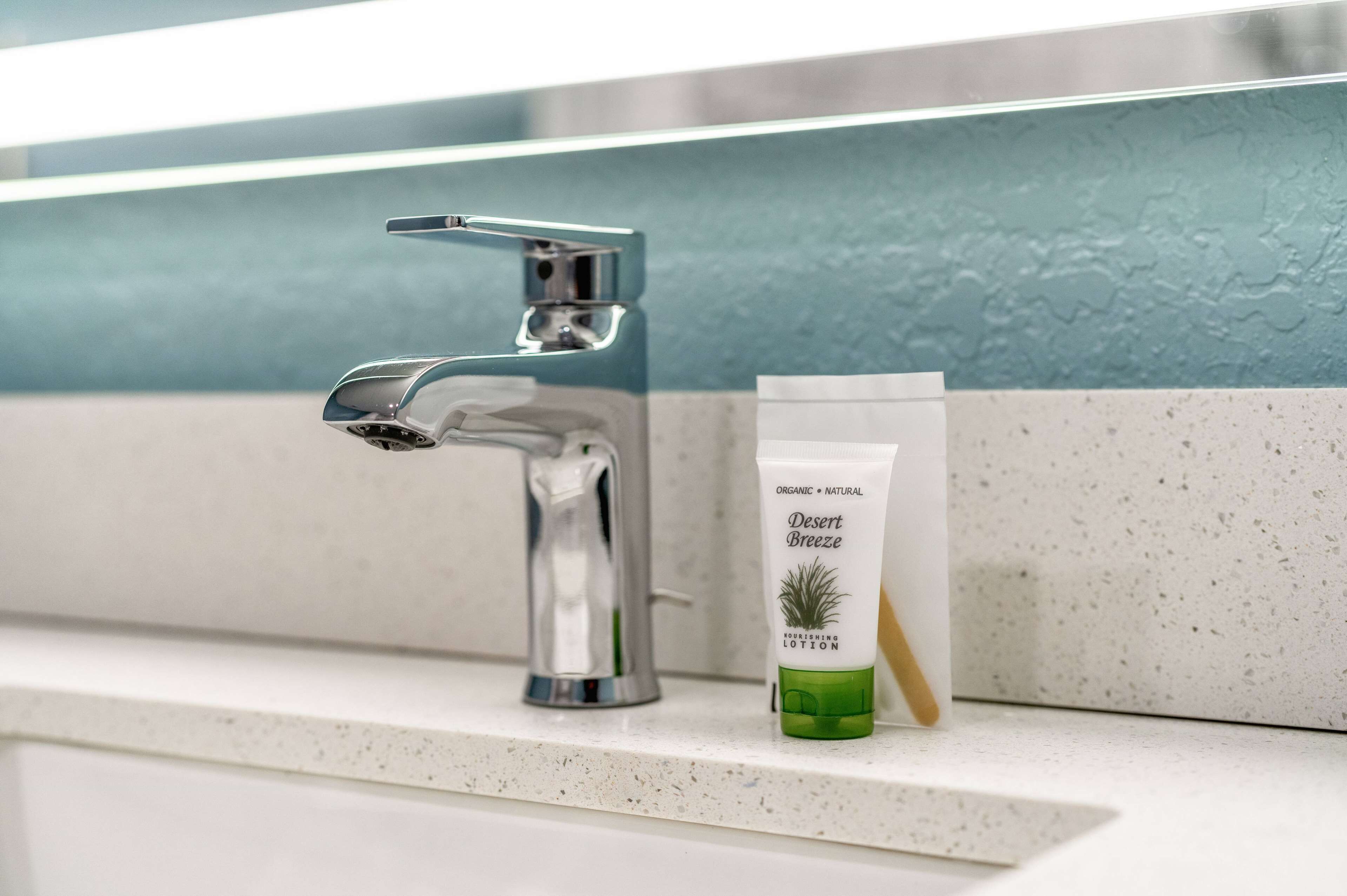 combined shower/bathtub, free toiletries, hair dryer, towels