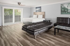 ファミリー スイート 2 ベッドルーム キッチン | 高級寝具、低反発ベッド、遮光カーテン、防音設備