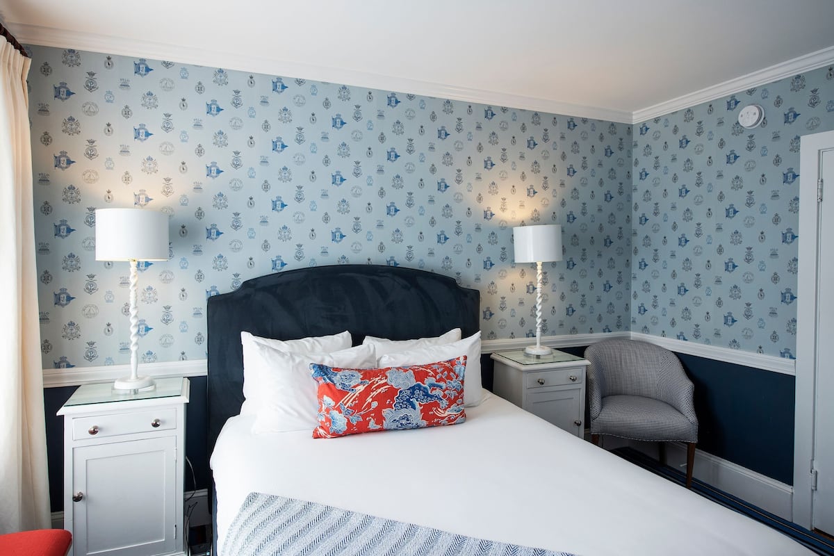 Room, 1 Queen Bed (Riverhouse) | Premium bedding, down comforters, individually decorated