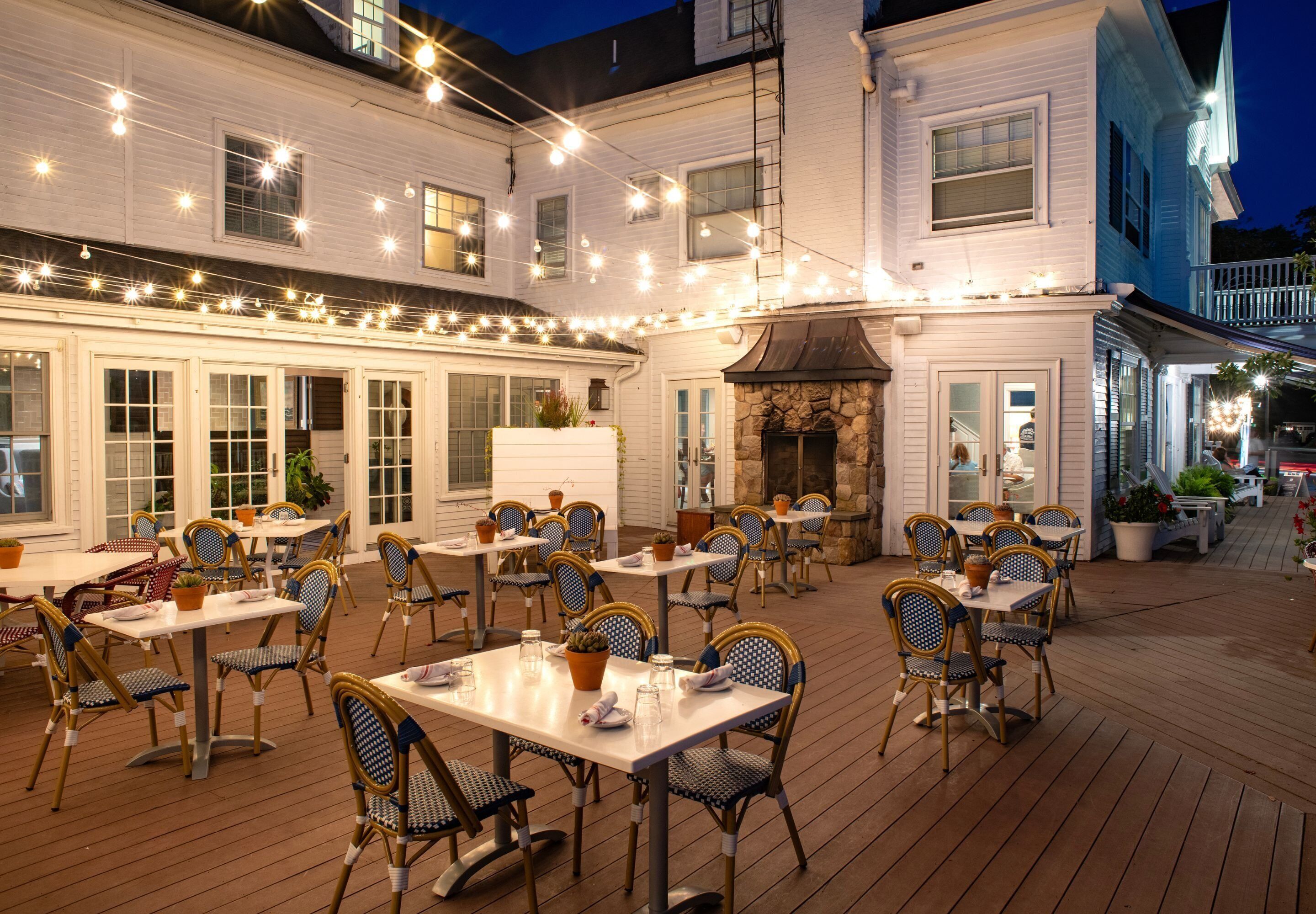 dinner served, seafood, al fresco dining