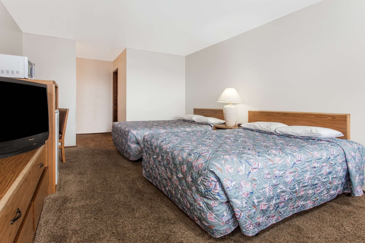 Room, 2 Queen Beds | Free WiFi, bed sheets