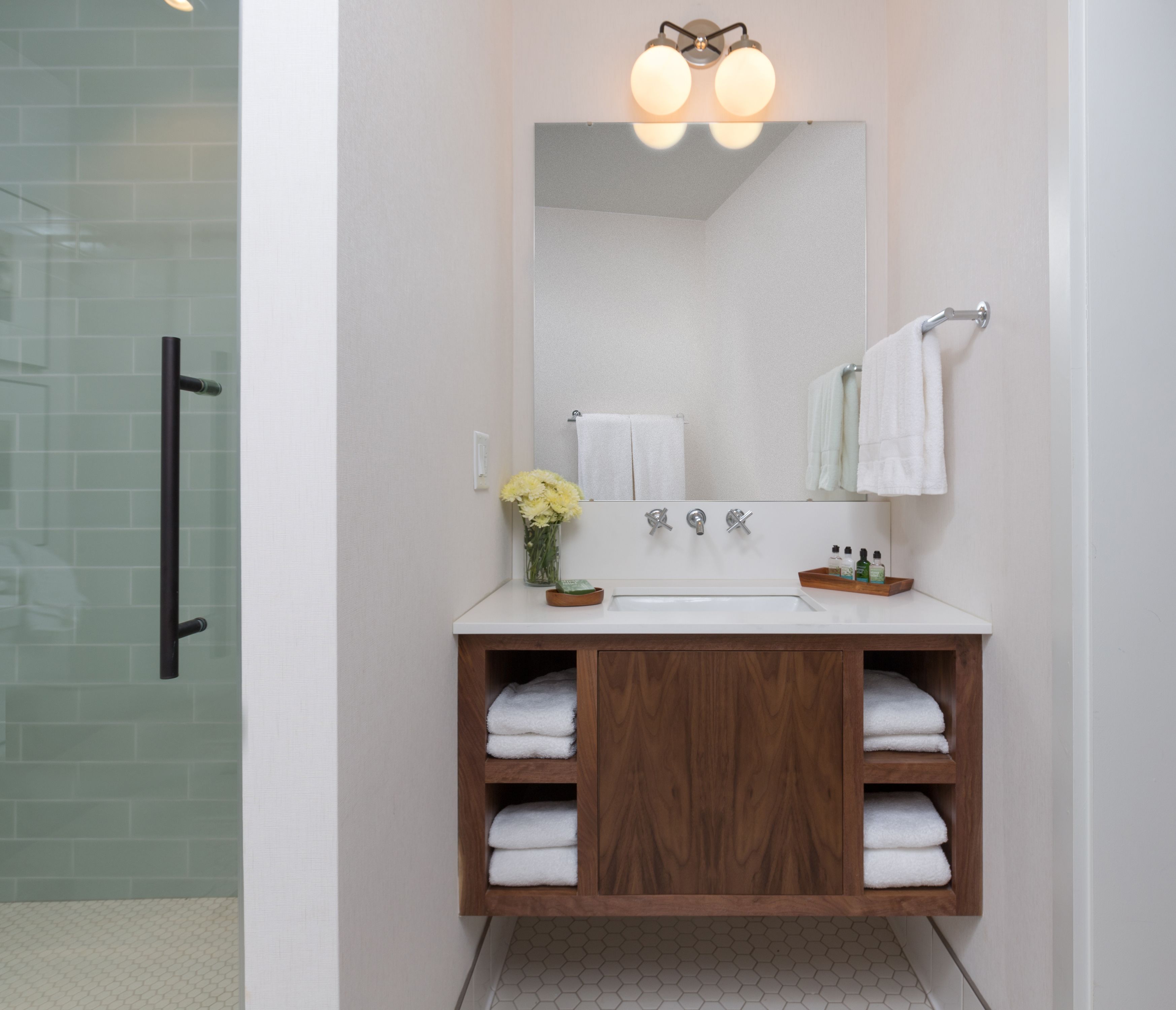 governor suite king - no water park included  | bathroom | free toiletries, hair dryer, towels, soap