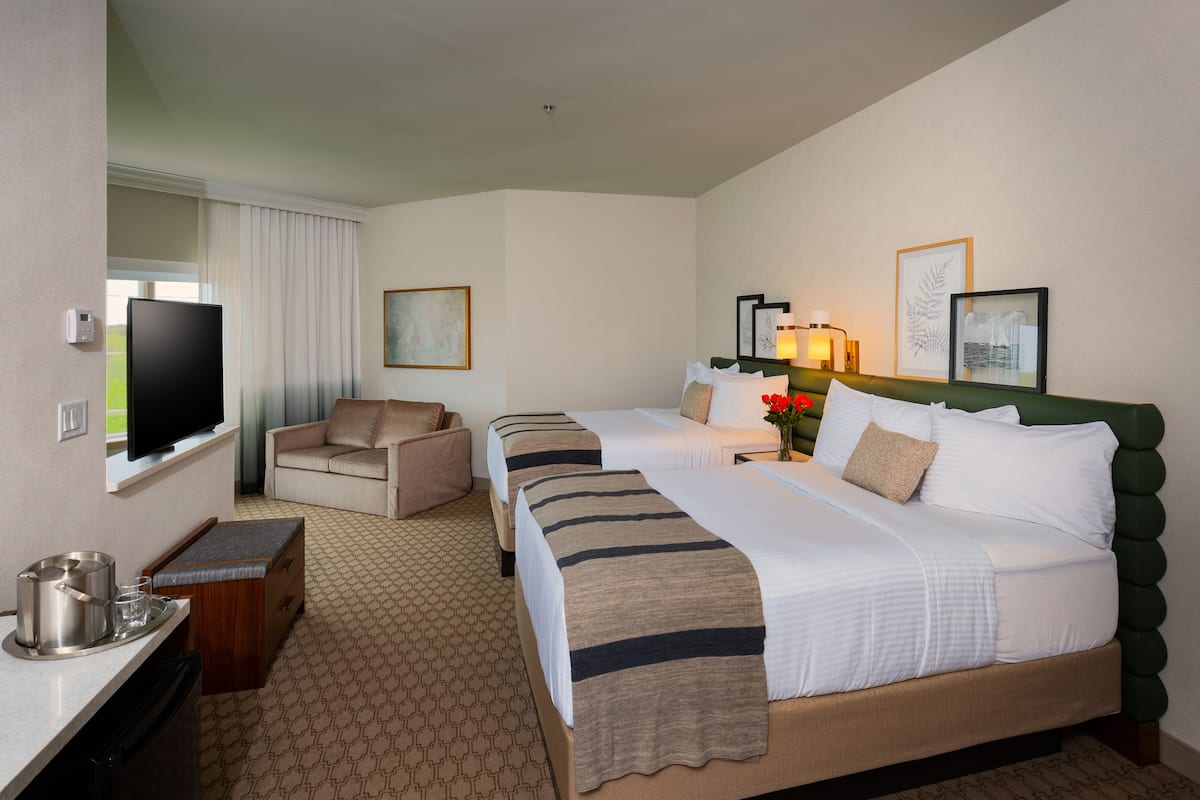 Executive Suite Double Queen - No Water Park Included