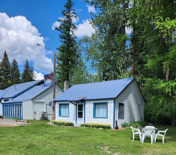 Front of property - Little River Motel (St. Regis)