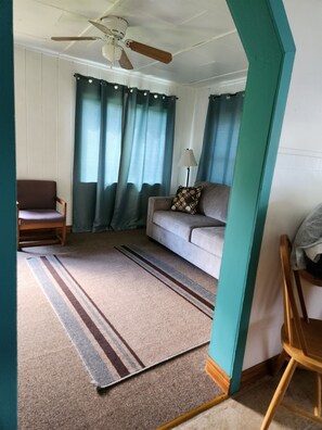 Exclusive Cottage, 1 Bedroom, Kitchen, Courtyard Area | Living area