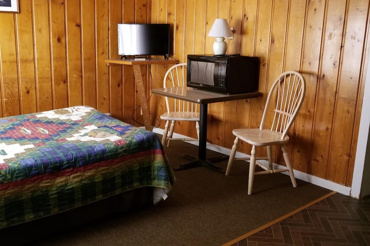 Cabane Supérieure, 1 lit double et 1 canapé-lit, coin cuisine | Literie de qualité supérieure, décoration personnalisée