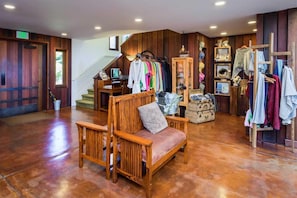 Gift shop - Brewery Gulch Inn (Mendocino)