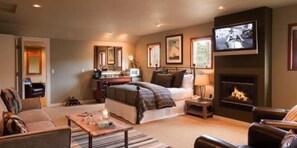 Ropa de cama de alta calidad, muebles diferentes y escritorio