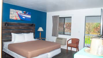 Fer et planche à repasser, Wi-Fi gratuit, draps fournis