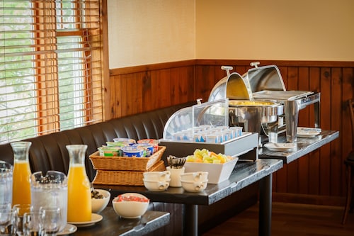 Flagship Inn and Suites