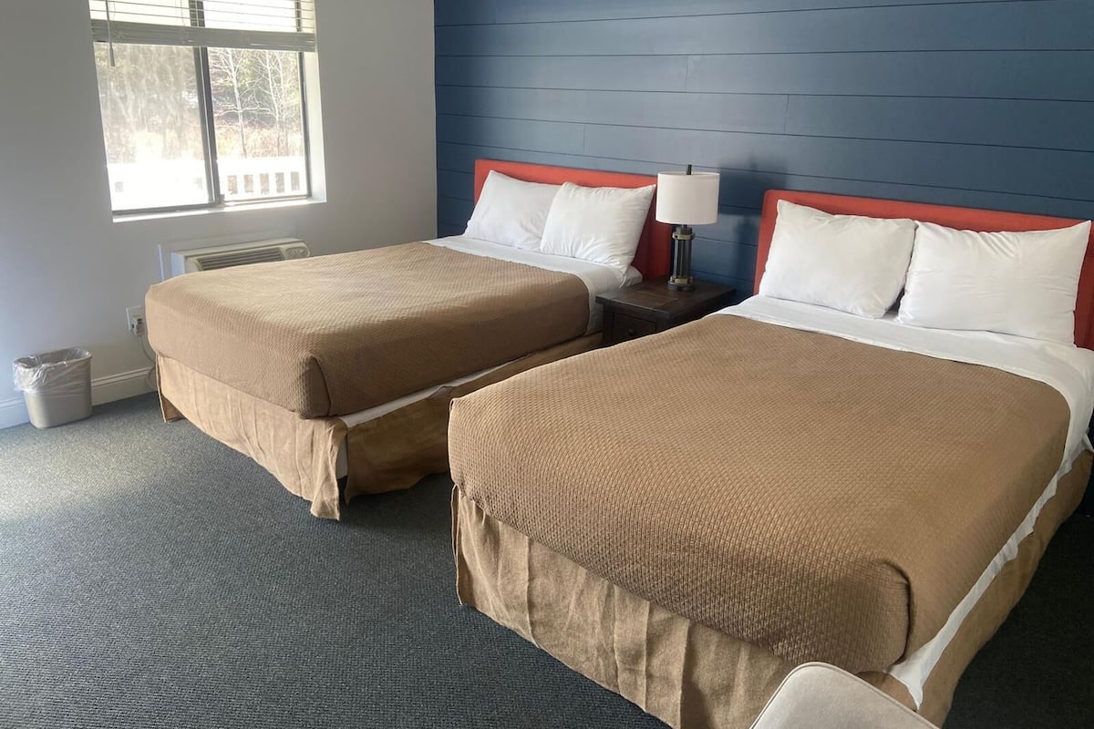 Standard Room, 2 Double Beds | Iron/ironing board, free WiFi, bed sheets