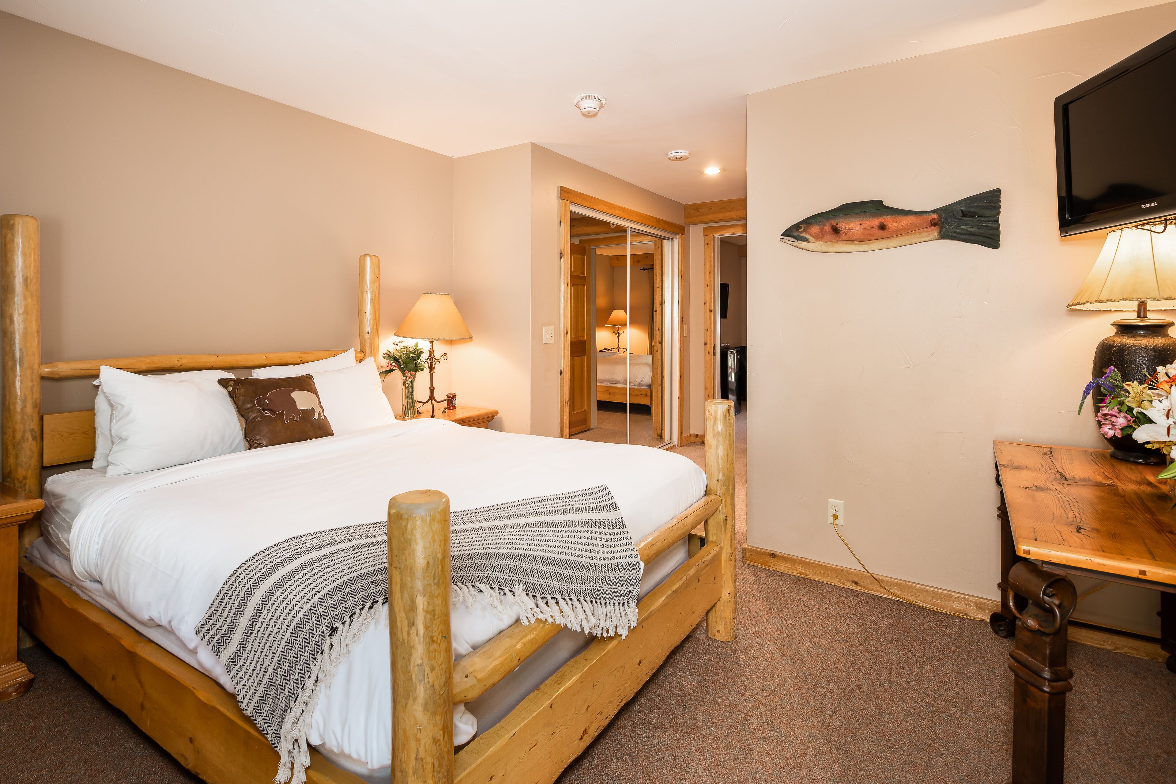 Ropa de cama de alta calidad y escritorio 