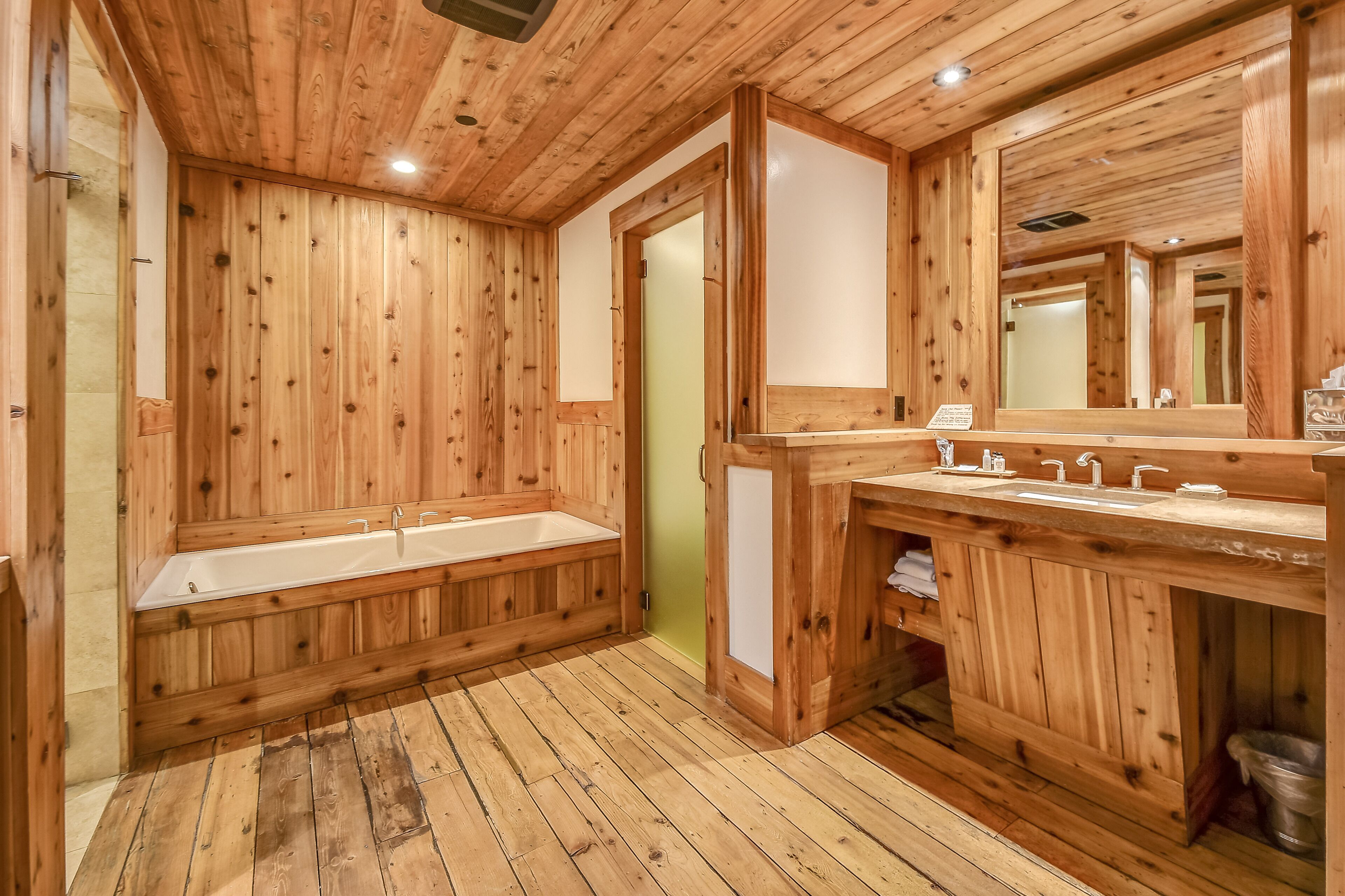 luxury room, 1 king bed (pondside) | deep-soaking bathtub