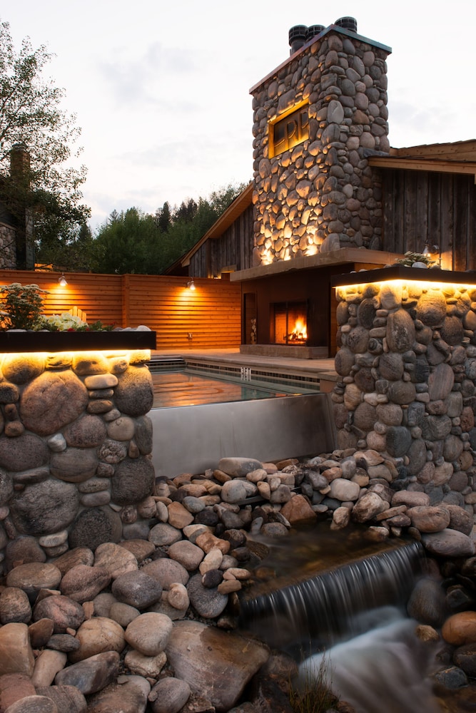 Rainbow Ranch Lodge by null