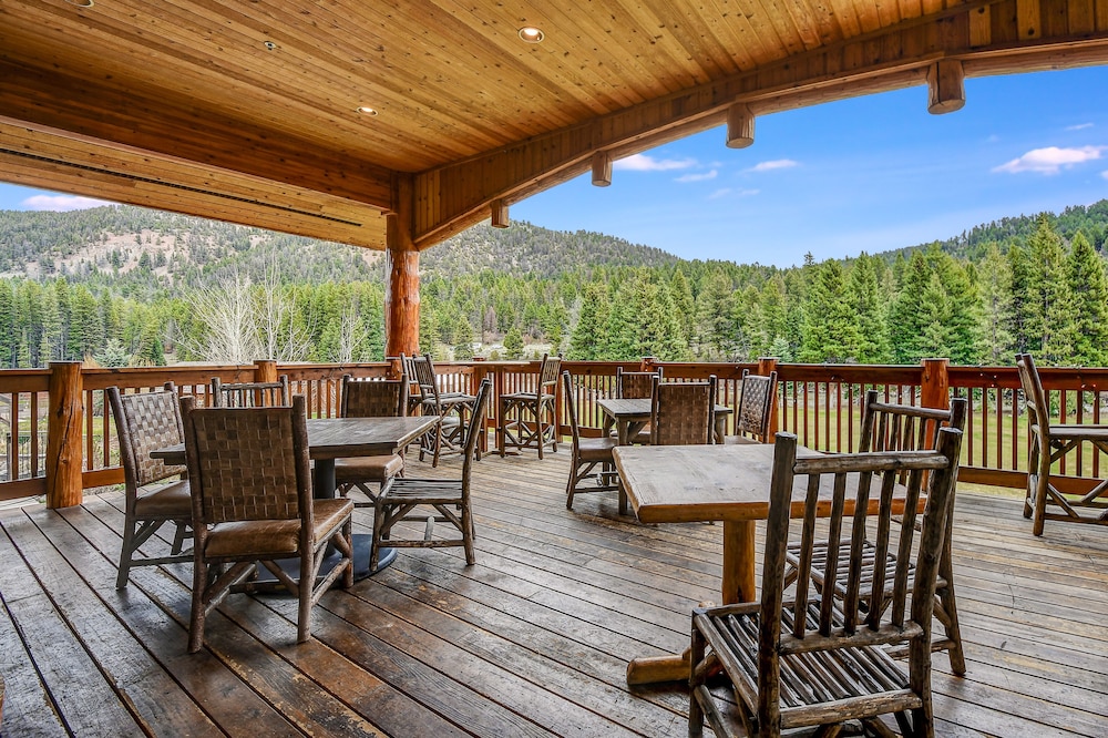 Rainbow Ranch Lodge by null