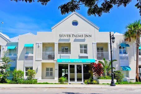 Silver Palms Inn - Image 12