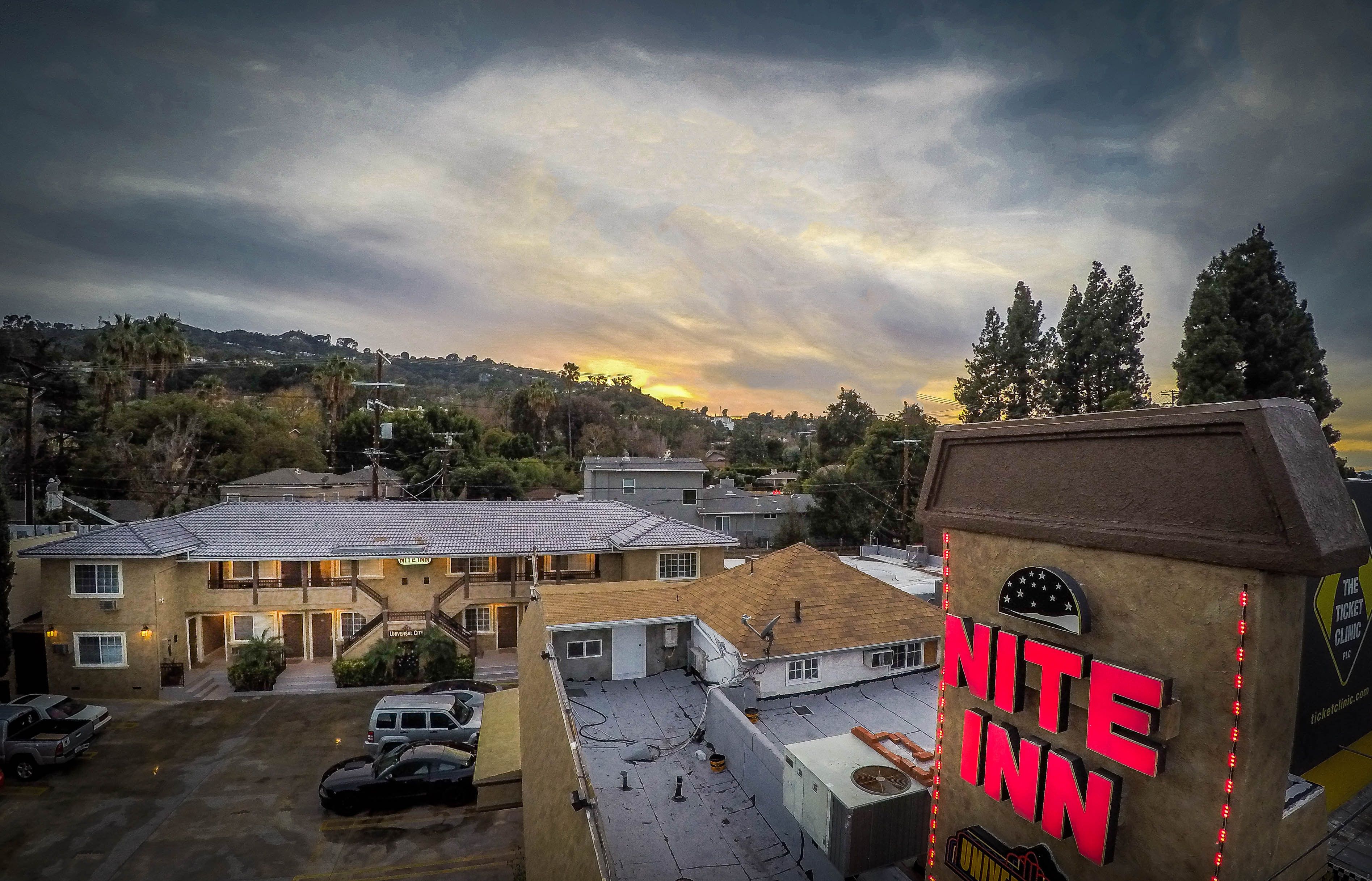Photo - Nite Inn - Walking Distance to Universal Studios Hollywood