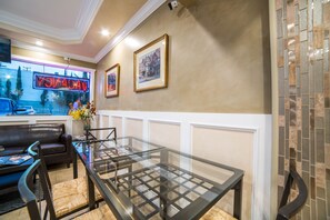 Breakfast area