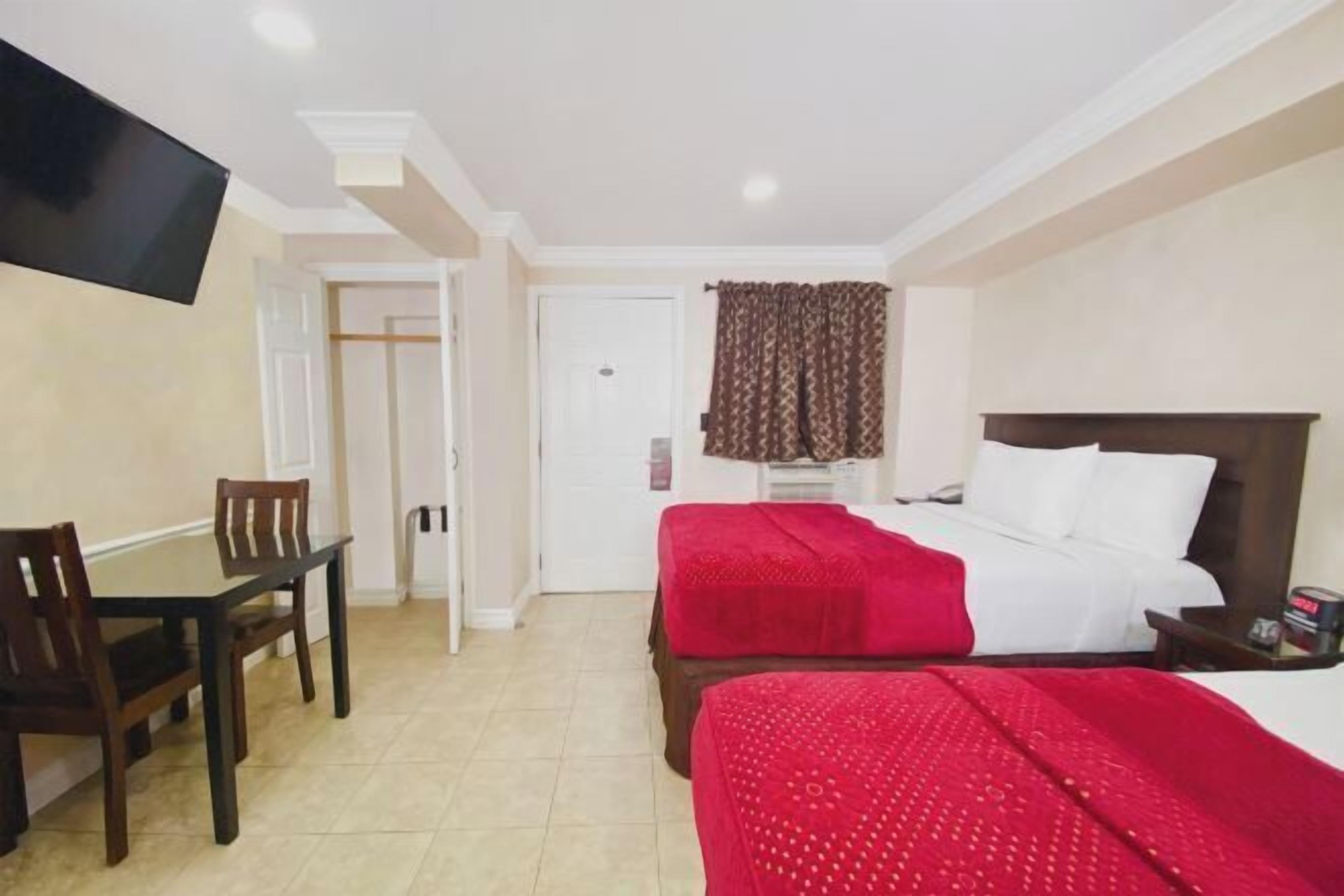 Ropa de cama de alta calidad y escritorio 