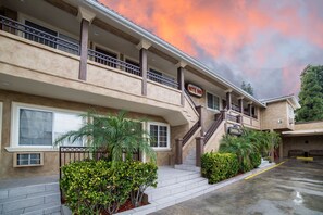 Exterior detail - Nite Inn - Walking Distance to Universal Studios Hollywood (Studio City)