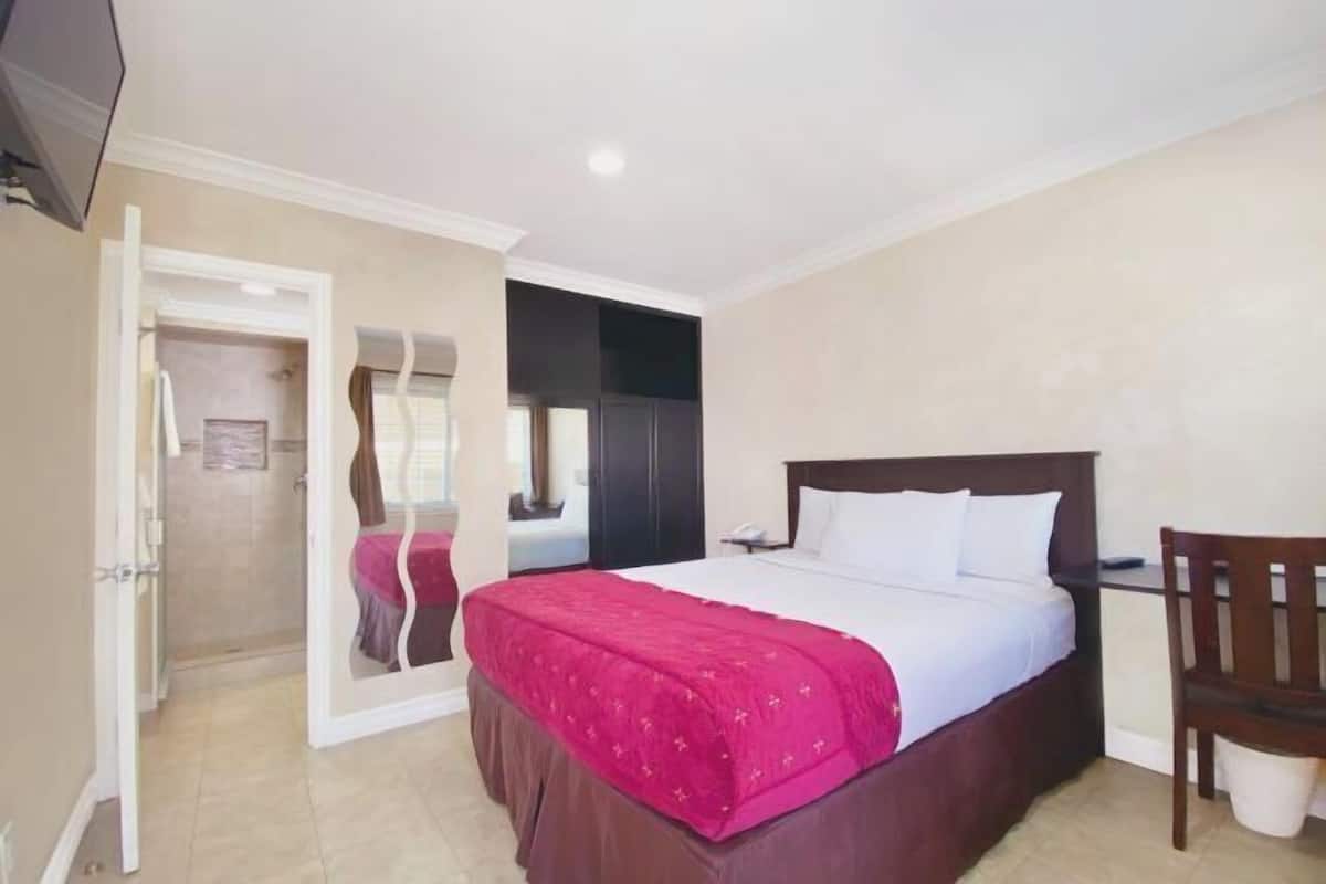 Ropa de cama de alta calidad y escritorio