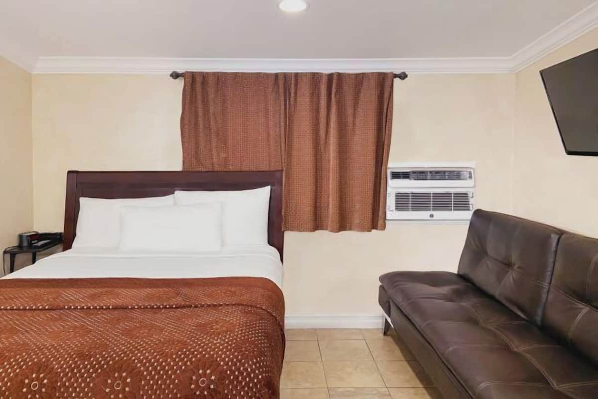 Ropa de cama de alta calidad y escritorio