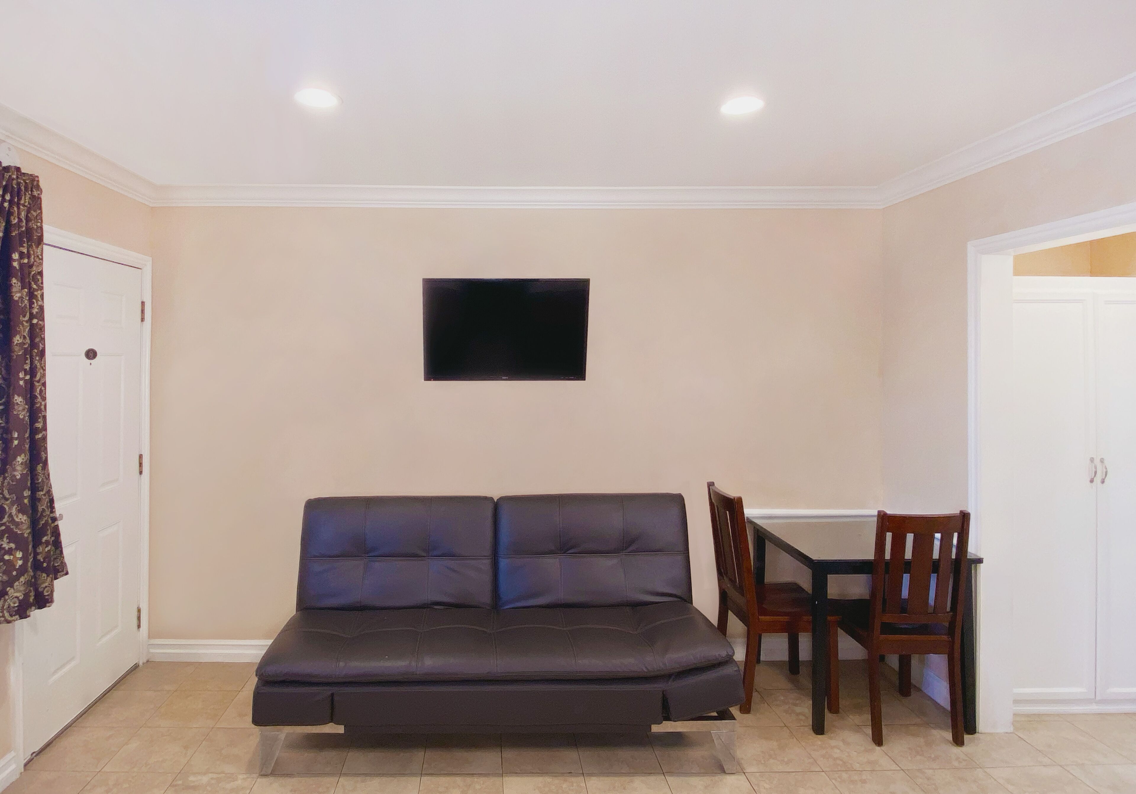 Photo - Nite Inn - Walking Distance to Universal Studios Hollywood